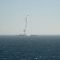 Di Tengah Badai Hipersonik